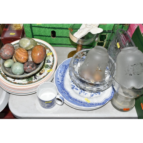 579 - FIVE BOXES AND LOOSE CERAMICS AND GLASS WARES ETC, to include an Italian mid-century dish with styli... 