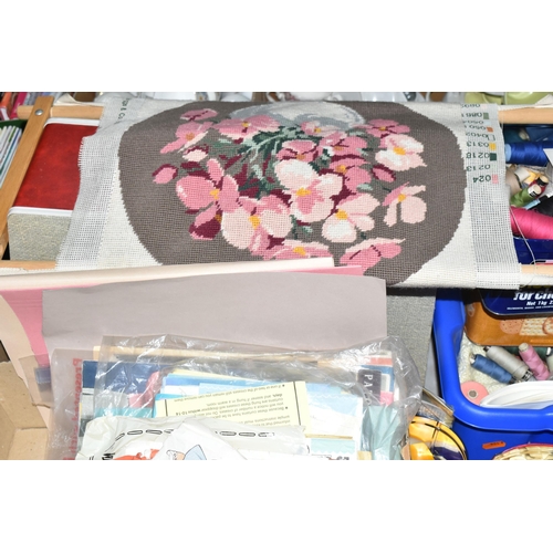 582 - TWO BOXES AND LOOSE HABERDASHERY ITEMS ETC, to include a Crown Point sewing machine, reels of sewing... 