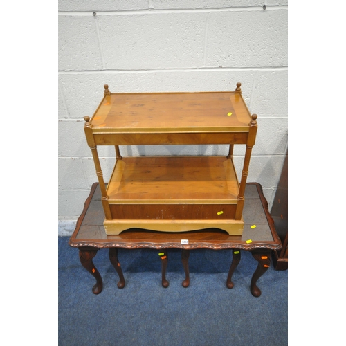 1253 - A MAHOGANY NEST OF THREE TABLES, with glass inserts, width 97cm x depth 48cm x height 45cm, a two ti... 