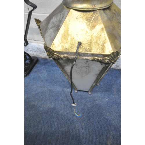 1302 - A BRASS HEXAGONAL TAPERED WALL HANGING LANTERN, with a finial and metal bracket, height approximatel... 