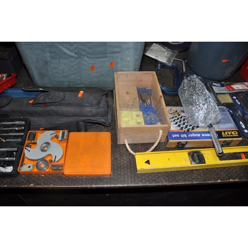 1073 - A TRAY AND A TOOLBOX CONTAINING TOOLS including an auger bit set,a SDS drill and chisel set, various... 