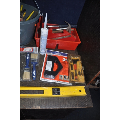 1073 - A TRAY AND A TOOLBOX CONTAINING TOOLS including an auger bit set,a SDS drill and chisel set, various... 