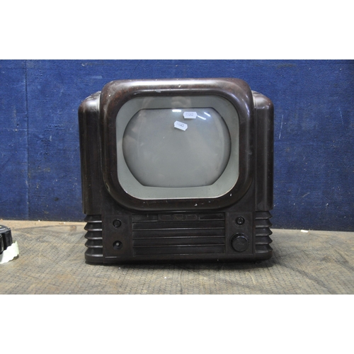 1109 - A 1940s BUSH MODEL TV22 BAKELITE TV with an 8in screen (UNTESTED)