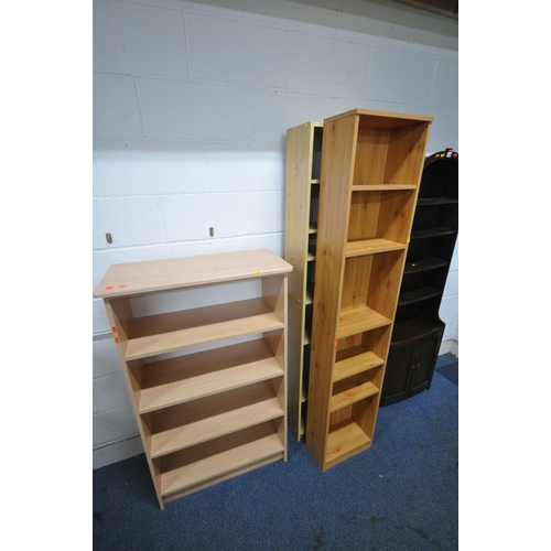 1280 - A 20TH CENTURY OAK OPEN BOOKCASE, fitted with four shelves, above double cupboard doors, width 54cm ... 