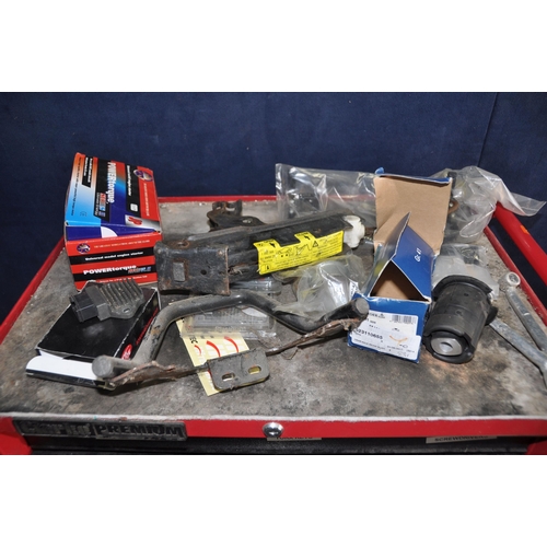 1072 - A CLARKE PREMIUM MECHANICS TOOL CHEST with seven drawers containing automotive tools and parts (see ... 