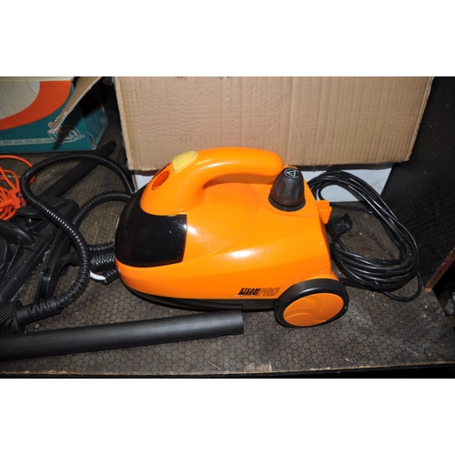 1097 - A BLACK AND DECKER GT25 ELECTRIC HEDGE TRIMMER with original box (cable nicked so requires new cable... 