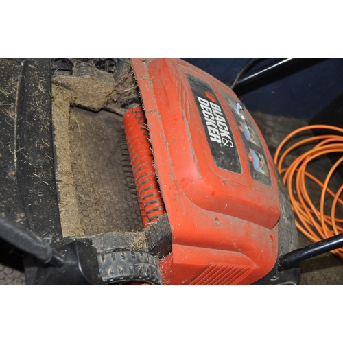 1121 - A BLACK AND DECKER SCARIFIER with grass box and a Flymo garden blower vac (both PAT pass and working... 