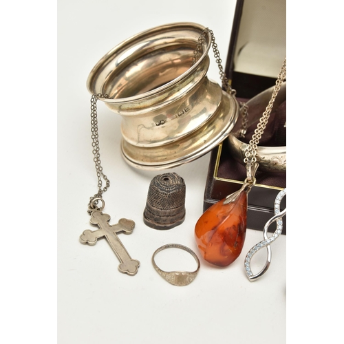 101 - AN ASSORTMENT OF SILVER AND WHITE METAL, to include  a silver hinged bangle, etched with scrolling d... 