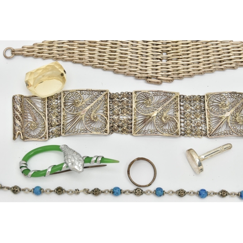 78 - A SELECTION OF JEWELLERY, to include a silver swivel fob, with silver hallmark, a Wedgwood ring, a c... 