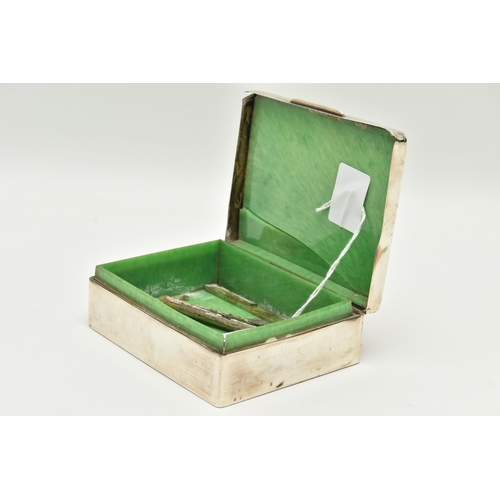 91 - A GEORGE V SILVER CIGARETTE BOX, rectangular form box, engine turned pattern to the lid with vacant ... 