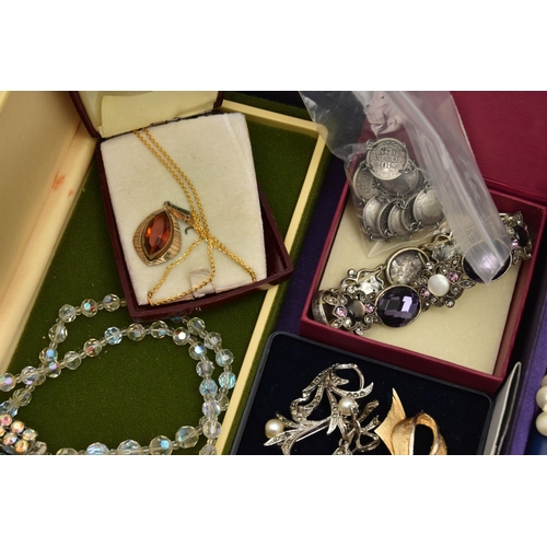 110 - A SELECTION OF COSTUME JEWELLERY, to include a Trifari bracelet, imitation pearls necklaces, a coin ... 