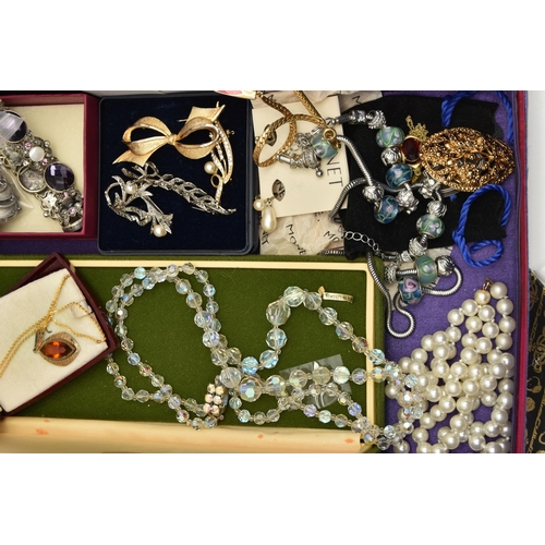 110 - A SELECTION OF COSTUME JEWELLERY, to include a Trifari bracelet, imitation pearls necklaces, a coin ... 