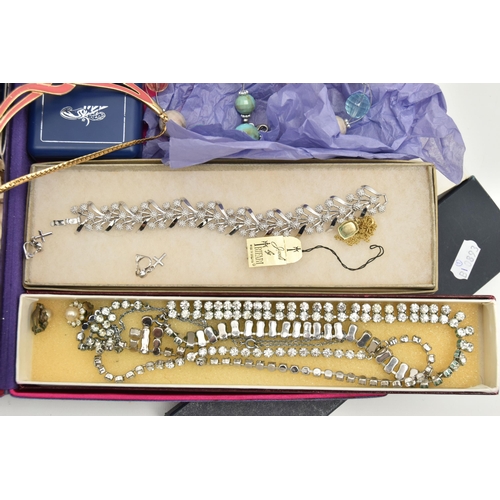 110 - A SELECTION OF COSTUME JEWELLERY, to include a Trifari bracelet, imitation pearls necklaces, a coin ... 