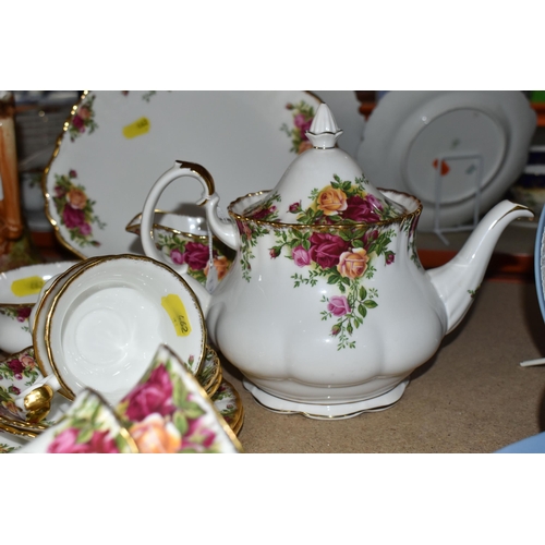 462 - A ROYAL ALBERT 'OLD COUNTRY ROSES' PATTERN TEA SET, comprising one teapot (small chip on handle), ca... 