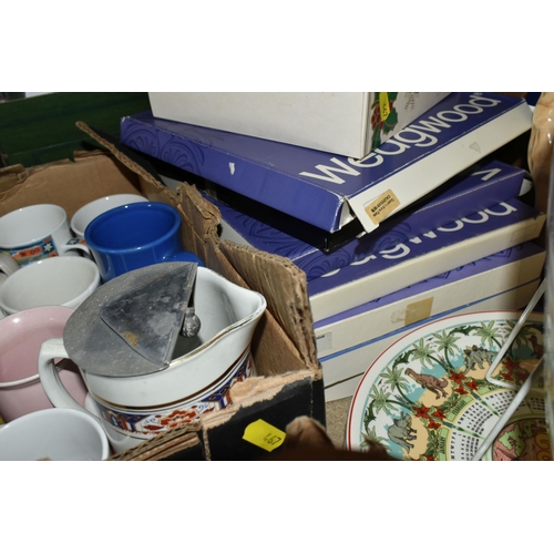 467 - FOUR BOXES AND LOOSE CERAMICS, to include seven boxed Wedgwood 1980s calendar plates, three stonewar... 