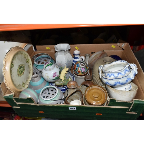 467 - FOUR BOXES AND LOOSE CERAMICS, to include seven boxed Wedgwood 1980s calendar plates, three stonewar... 