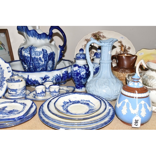 367 - A GROUP OF NAMED CERAMICS, a small group of Royal Doulton 'Norfolk' pattern tea ware comprising a co... 