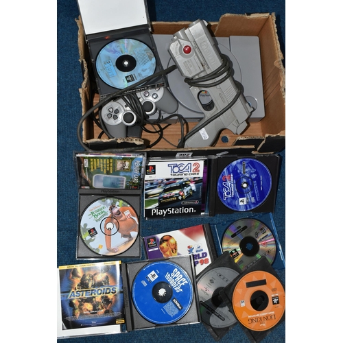 402 - ORIGINAL PLAYSTATION CONSOLE AND GAMES, includes Spyro Year Of The Dragon (disc only), Doom (disc on... 