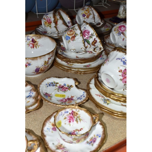 435 - A QUANTITY OF LATE 19TH/EARLY 20TH CENTURY HAMMERSLEY & CO. 'DRESDEN SPRAYS' PATTERN TEA WARE, patte... 