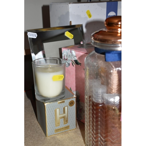 379 - A GROUP OF ASSORTED SUNDRIES, to include a sealed box of DKNY Women eau de toilette spray and shower... 