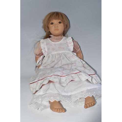 488 - AN ANNETTE HIMSTEDT 'NEBLINA' ARTIST'S DOLL, early 1990s, the soft bodied vinyl doll wearing a dusky... 