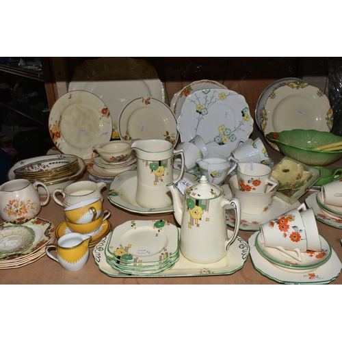 497 - A QUANTITY OF KITCHENWARE FROM NAMED MANUFACTURERS comprising a partial Phoenix Ware tea set to incl... 