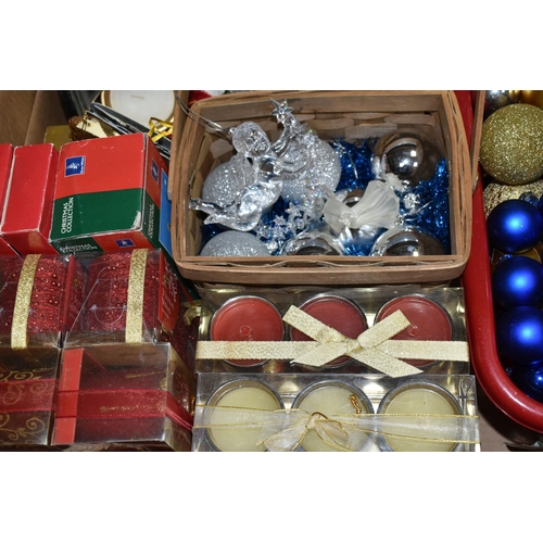 517 - EIGHT BOXES AND LOOSE CHRISTMAS DECORATIONS to include a box of tinsel in various colours, a large q... 