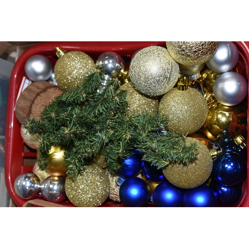 517 - EIGHT BOXES AND LOOSE CHRISTMAS DECORATIONS to include a box of tinsel in various colours, a large q... 