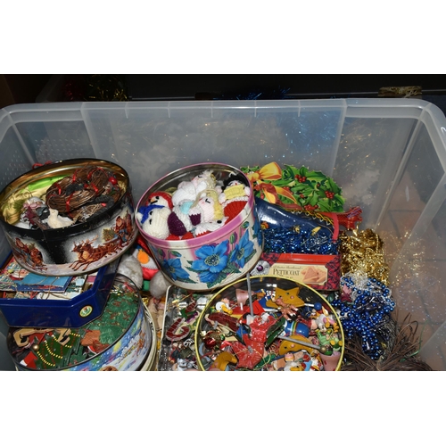 517 - EIGHT BOXES AND LOOSE CHRISTMAS DECORATIONS to include a box of tinsel in various colours, a large q... 