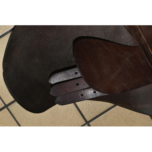 540 - EQUESTRIAN: A LEATHER PONY SADDLE, length 44cm x width of seat approximately 25cm, no maker's name (... 