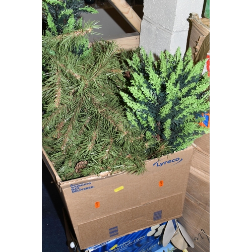 546 - TWO BOXES AND LOOSE CHRISTMAS TREES AND LIGHTS, to include a boxed mid twentieth century Walter Graf... 