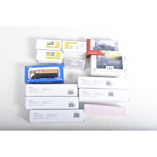 305 - A COLLECTION OF OO GAUGE DETAILED RAILWAY ACCESSORIES, to include five boxed Oxford Diecast Ltd. con... 