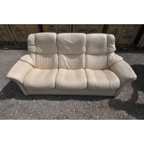 1311 - AN EKORNESS STRESSLESS THREE SEATER RECLING SOFA, length 210cm x depth 72cm x height 100cm (conditio... 