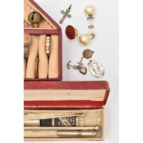 85 - AN ASSORTMENT OF JEWELLERY, to include a white metal faith, hope and charity charm, a small St Chris... 