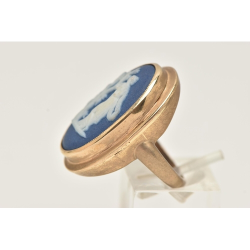 91 - A 9CT GOLD WEDGWOOD RING, large blue and white Wedgwood inlay, singed to the reverse, in a milgrain ... 