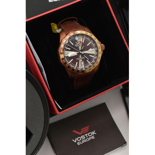 108 - THREE GENTLEMAN'S WRISTWATCHES WITH BOXES AND PAPERWORK, the first a Ducati chronograph 5030, with b... 