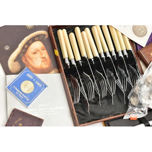 121 - ASSORTED ITEMS, to include a cased set of fish eaters fitted with ivorine handles, a boxed black 'Sh... 