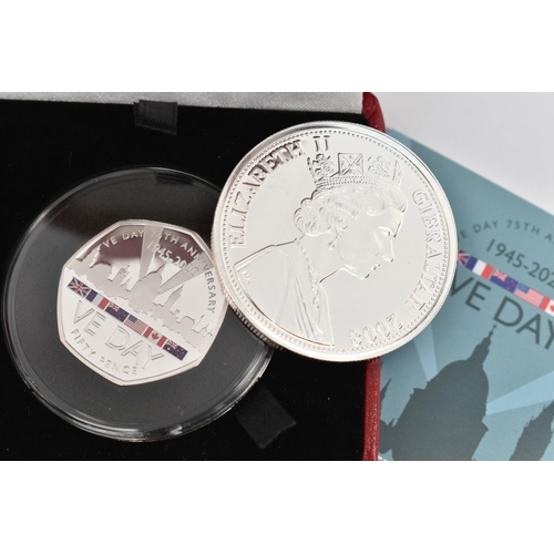 144 - A VE DAY 50P SILVER PROOF COIN, 75th anniversary coin, together with box and 'Pobjoy Mint Ltd certif... 