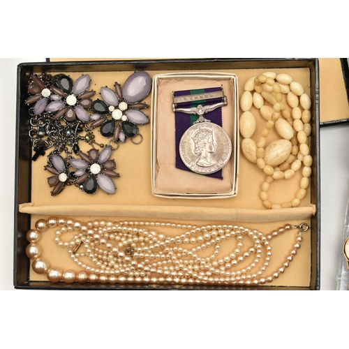 152 - A BOX OF ASSORTED COSTUME JEWELLERY AND JEWELLERY BOXES, to include a small white metal, blue and bl... 