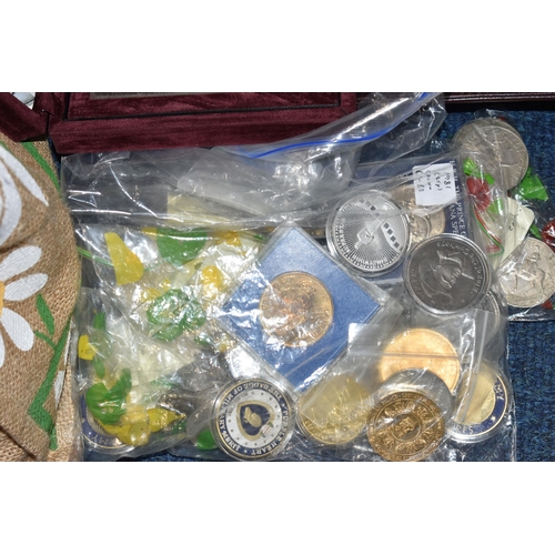 157 - A LARGE AND HEAVY CARDBOARD BOX OF COINS AND COMMEMORATIVES, to include over 500 grams of Silver con... 