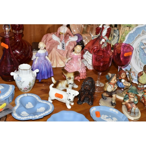 342 - A GROUP OF CERAMICS AND GLASSWARE, to include Royal Doulton figurines: Reverie HN2306, Top o'the Hil... 