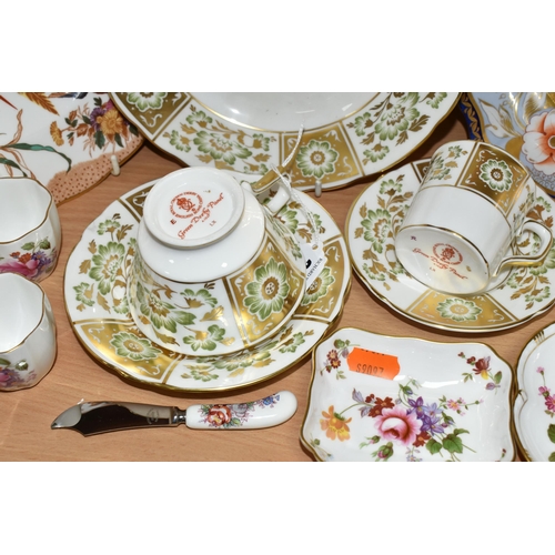 385 - A GROUP OF ROYAL CROWN DERBY, comprising five pieces of Green Derby Panel A1237: a teacup and saucer... 