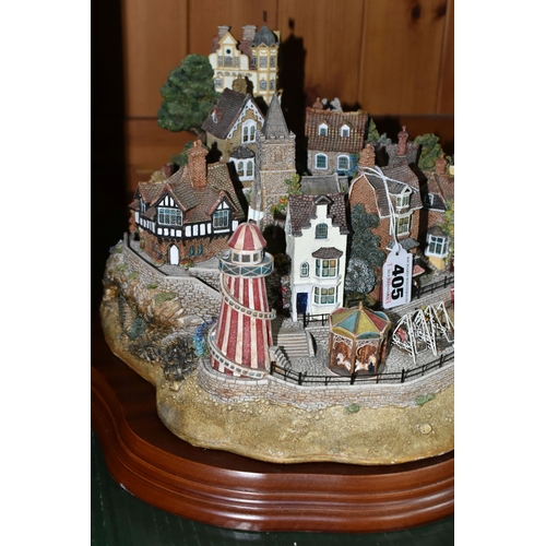 405 - A LIMITED EDITION LILLIPUT LANE 'BESIDE THE SEASIDE' SCULPTURE L2320, 0213/2000, with original box a... 