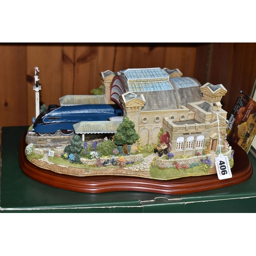 406 - A LIMITED EDITION LILLIPUT LANE 'THE MALLARD - RECORD BREAKER' SCULPTURE L2459, 0560/1500 pieces, wi... 