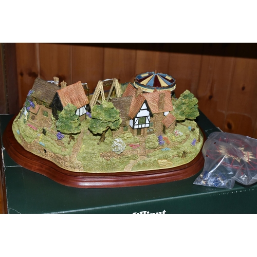 407 - A LIMITED EDITION LILLIPUT LANE 'ALL THE FUN OF THE FAIR' SCULPTURE, L2617, 299/850, with wooden pli... 