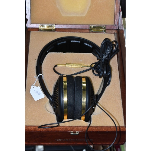 423 - SENNHEISER HD 540 reference gold Headphones in a wooden presentation box (1)