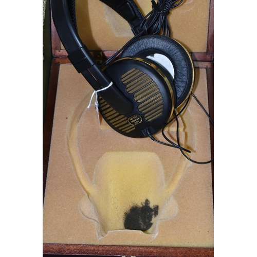 423 - SENNHEISER HD 540 reference gold Headphones in a wooden presentation box (1)