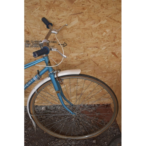 1009 - A PALE BLUE CARTWRIGHT LADIES BIKE, with a 22   frame (condition report: chain rusted)