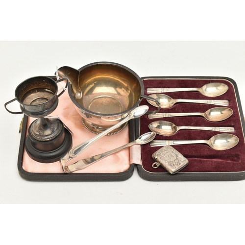 77 - AN ASSORTMENT OF SILVER ITEMS, to include a cased incomplete set of silver teaspoons, five teaspoons... 