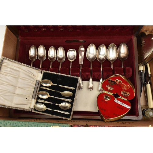 86 - A BOX OF MAINLY SILVER PLATED CUTLERY, to include an early 20th century cut glass scent bottle with ... 